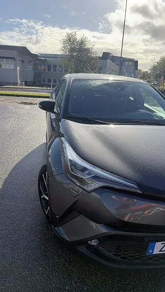 Toyota C-Hr 2018 photo 2