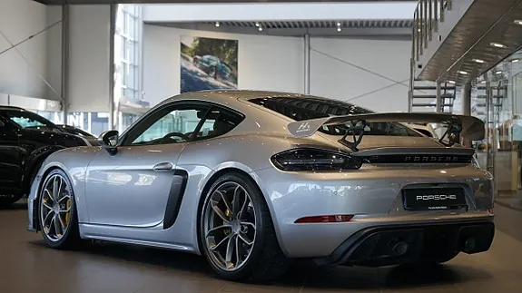 Porsche 718 Cayman Gt4 2021 photo 2
