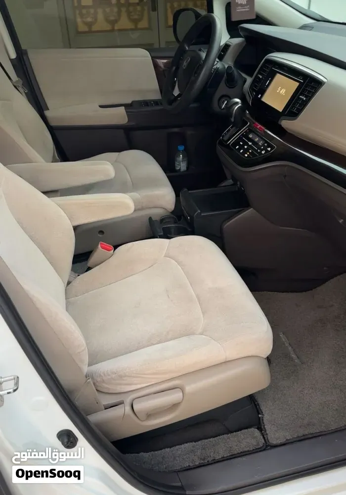 Honda Odyssey 2015 photo 4