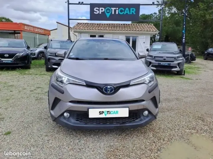 Toyota C-Hr 2018 photo 2