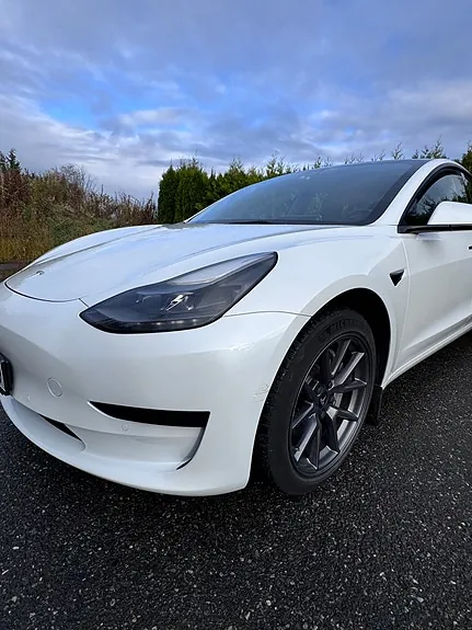 Tesla Model 3 2022 photo 3