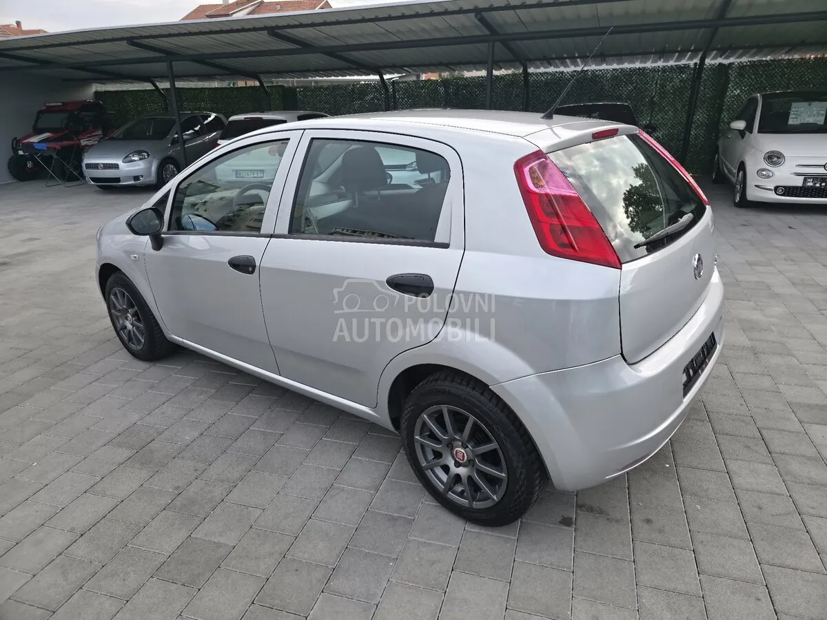 Fiat Grande Punto 2012 photo 4