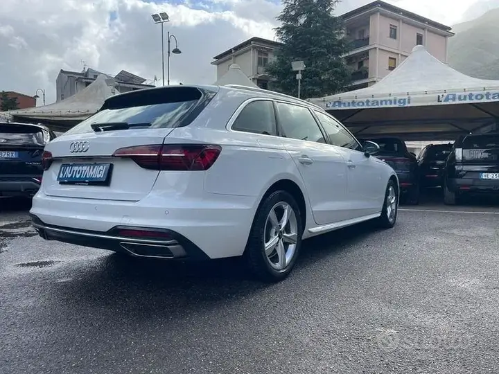 Audi A4 2023 photo 3