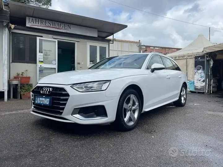 Audi A4 2023 photo 2