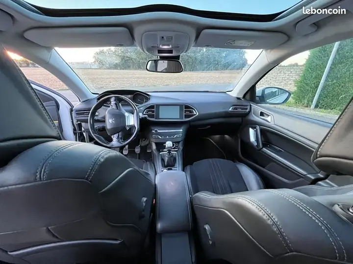 Peugeot 308 2013 photo 3
