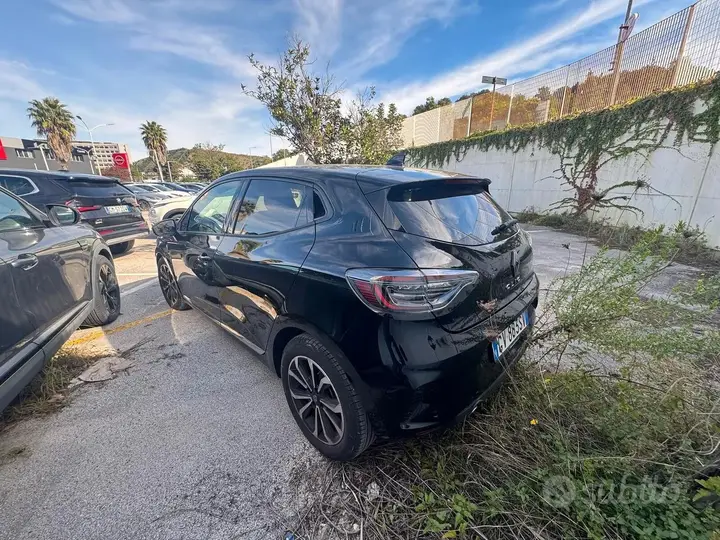 Renault Clio 2024 photo 2