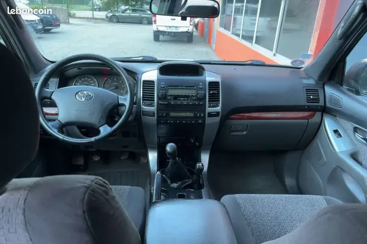 Toyota Land Cruiser 2005 photo 3