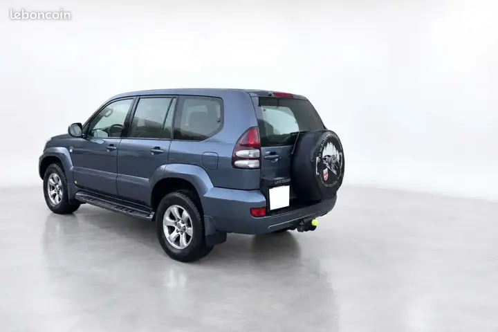 Toyota Land Cruiser 2005 photo 2
