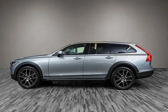 Volvo V90 Cross Country 2017 photo 2