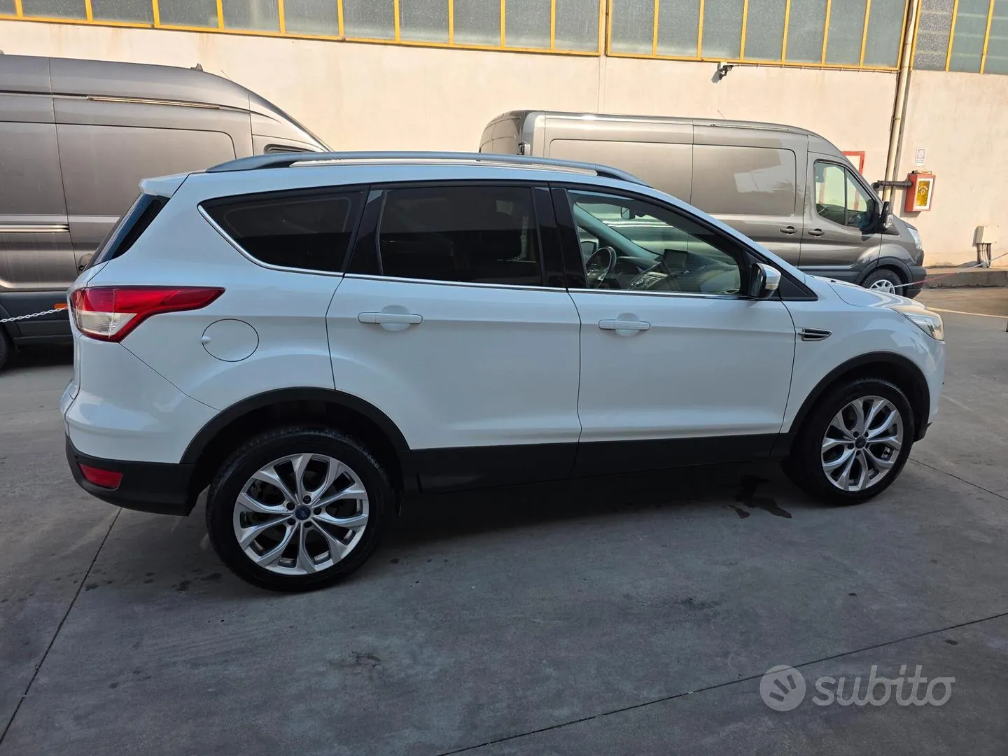 Ford Kuga 2015 photo 4