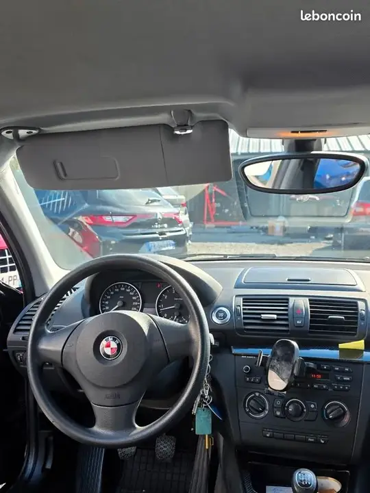 BMW 1 Series 2009 photo 3