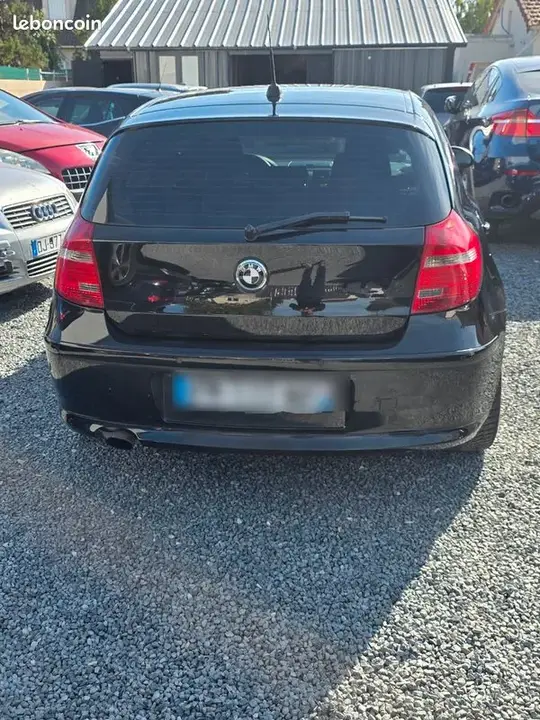 BMW 1 Series 2009 photo 2