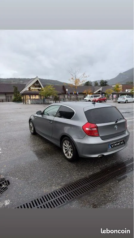 BMW 1 Series 2010 photo 2