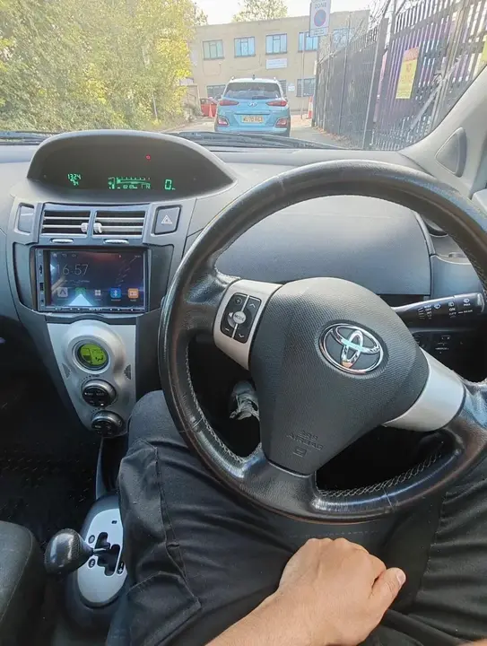 Toyota Yaris 2007 photo 2