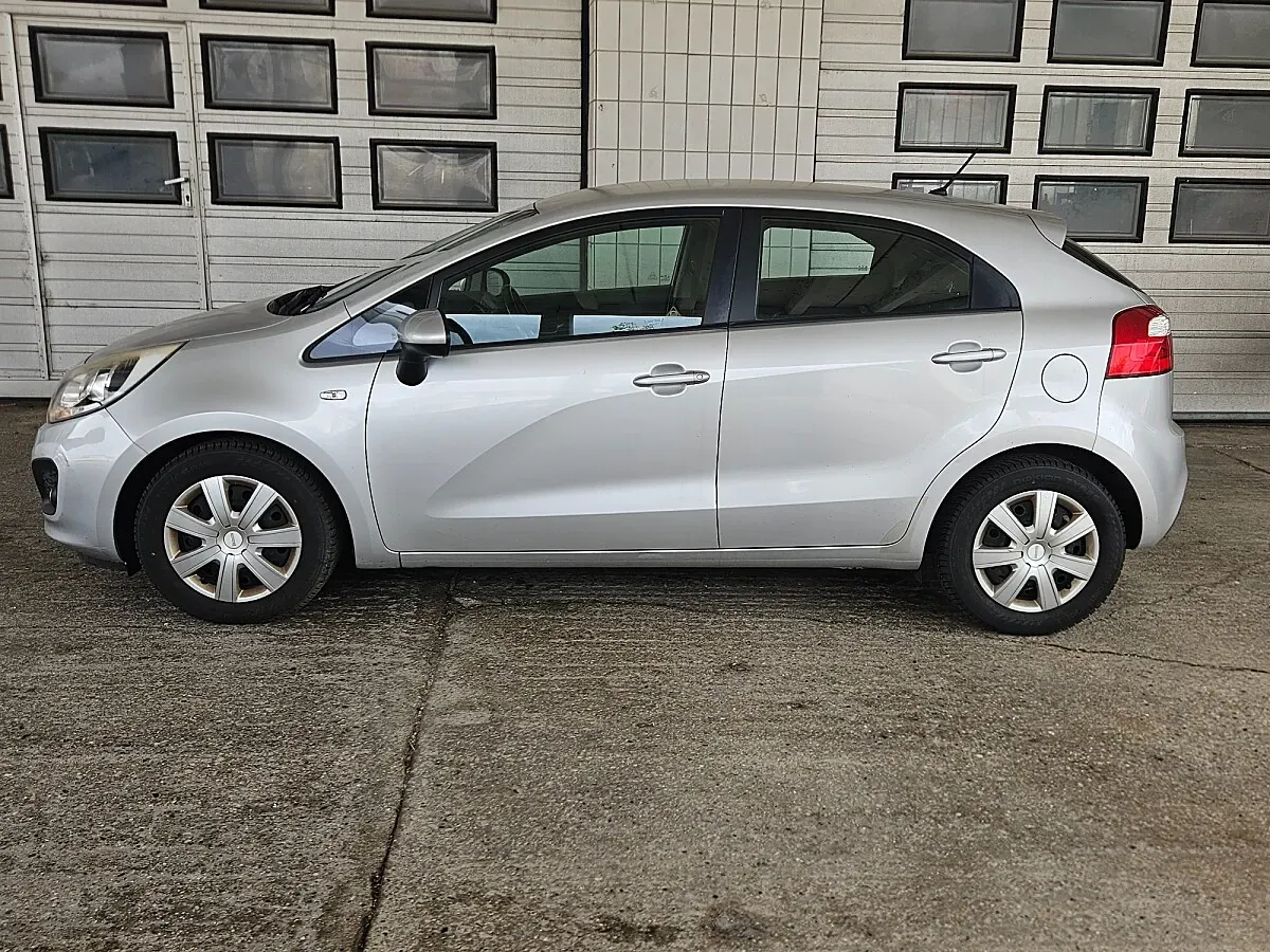 Kia Rio 2014 photo 2