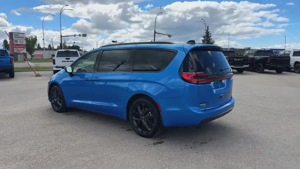 Chrysler Pacifica 2026 photo 4