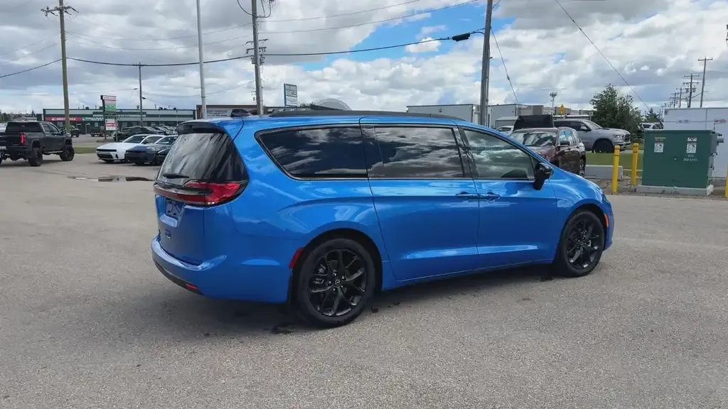 Chrysler Pacifica 2026 photo 5