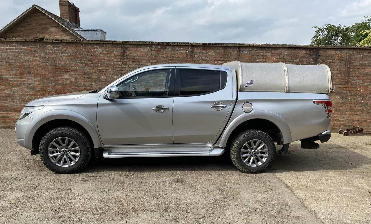 Mitsubishi L200 2018 photo 2