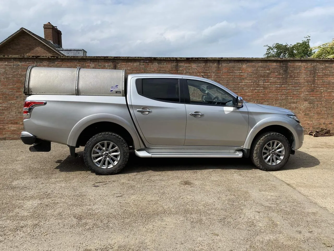 Mitsubishi L200