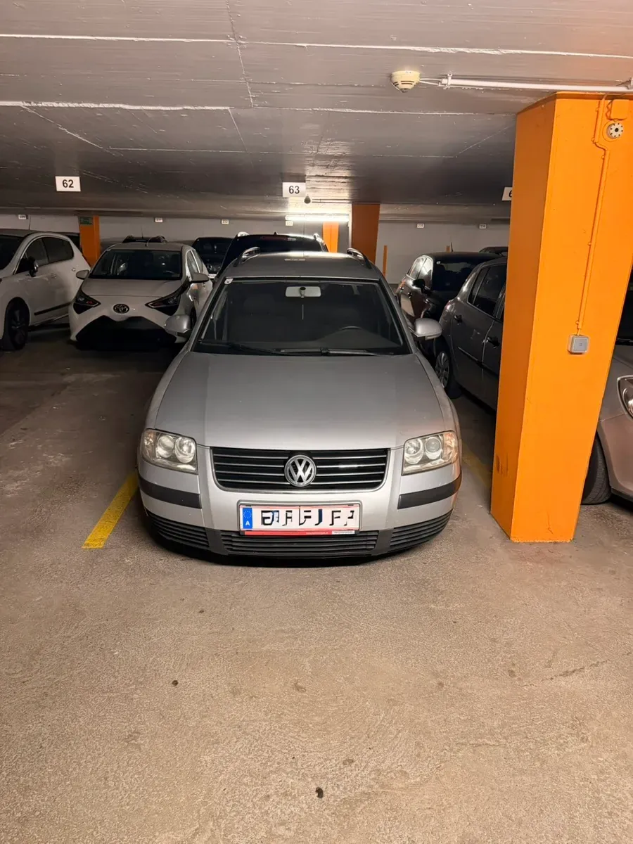 Volkswagen Passat 2005 photo 2