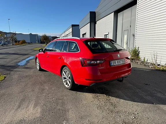 Skoda Superb 2019 photo 3