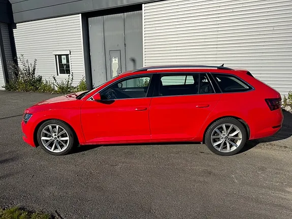 Skoda Superb 2019 photo 2