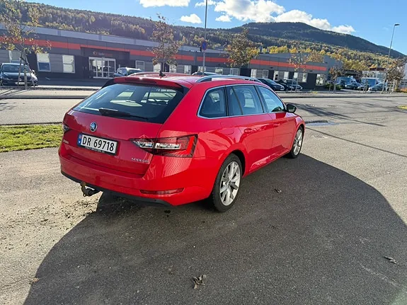 Skoda Superb 2019 photo 5