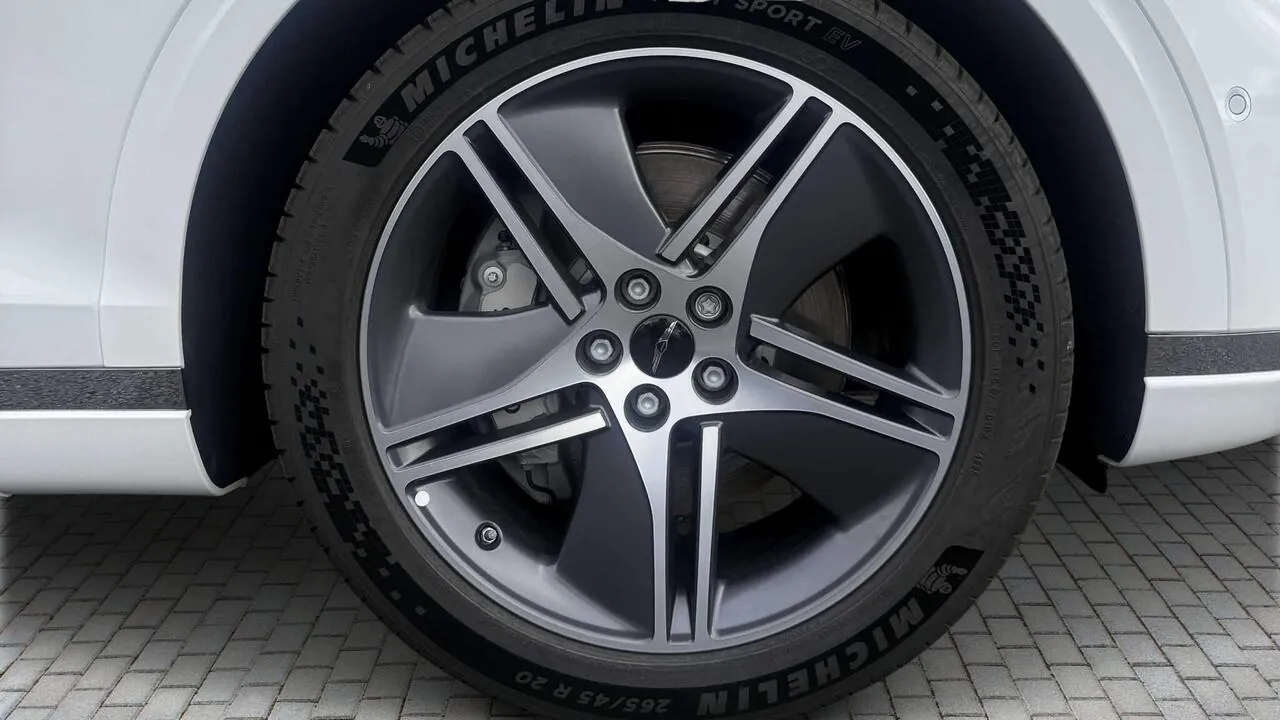 Genesis Gv70 2025 photo 2