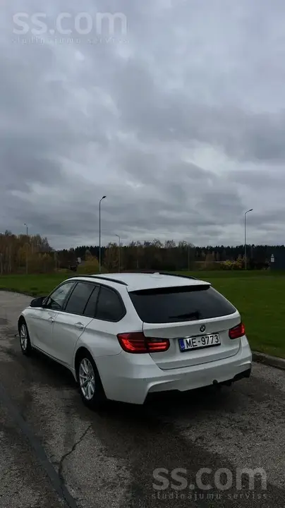 BMW 3 Series Touring 2013 photo 2