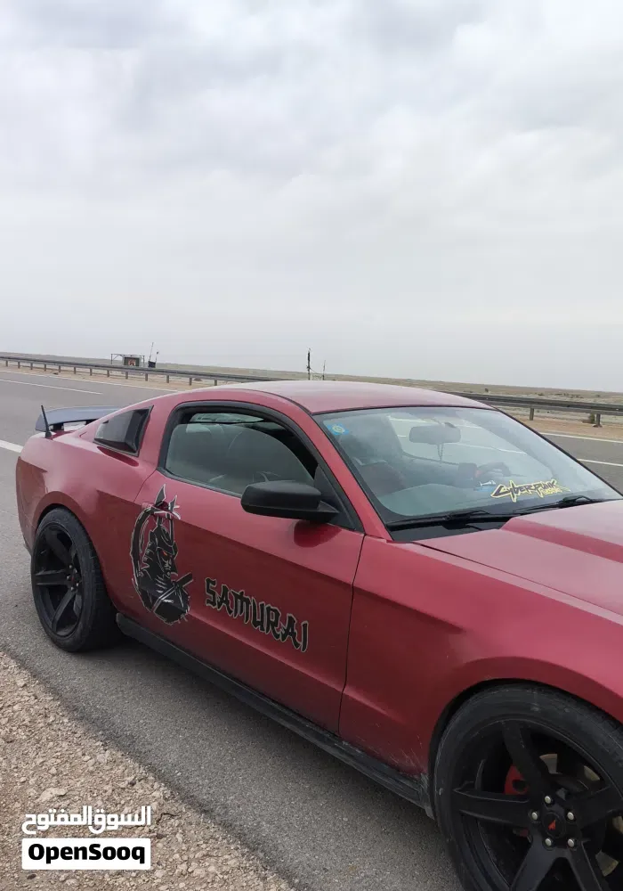 Ford Mustang 2011 photo 2