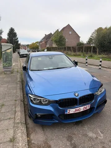 BMW 330E