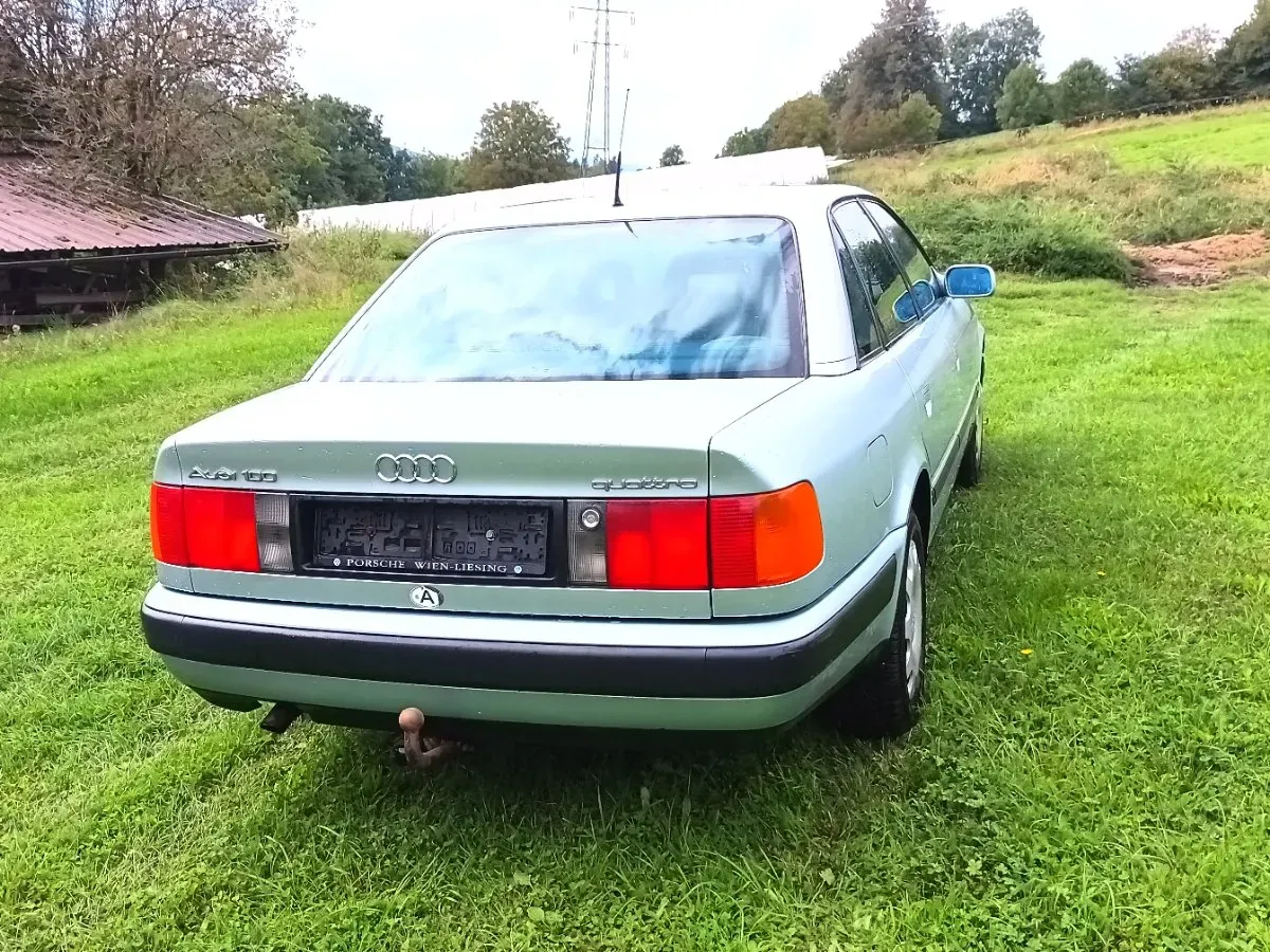 Audi 100