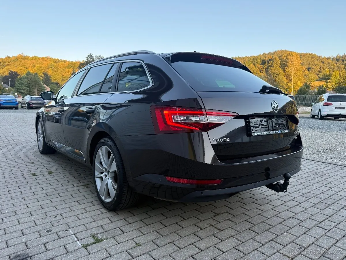 Skoda Superb 2016 photo 2