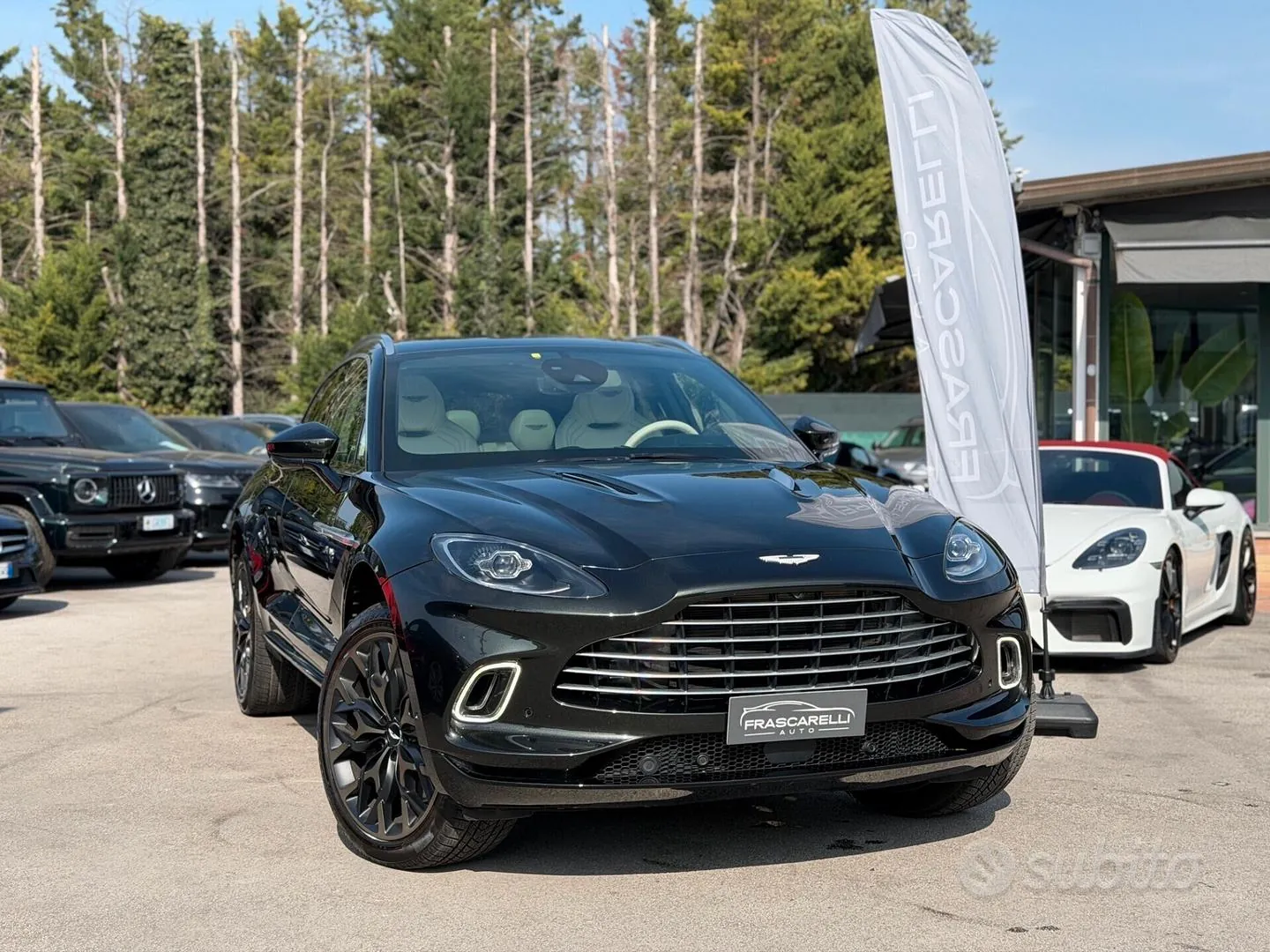 Aston Martin Dbx