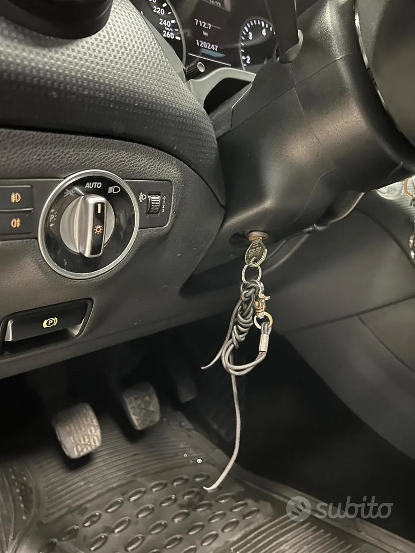 Mercedes-Benz A 2013 photo 5