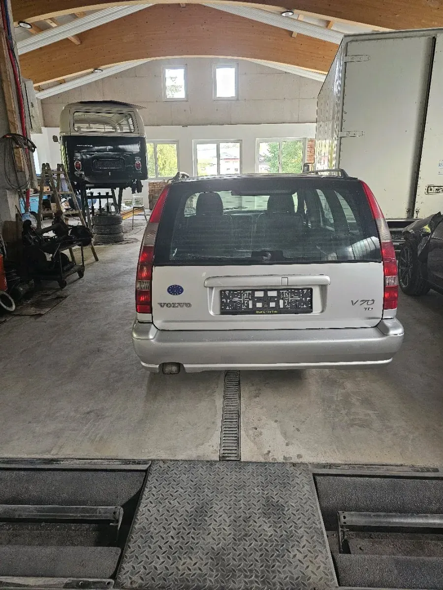 Volvo V70 1998 photo 2