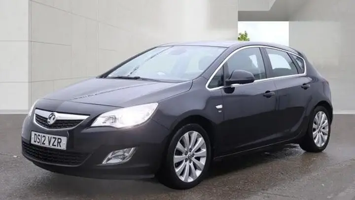 Vauxhall Astra 2012 photo 4