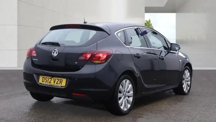 Vauxhall Astra 2012 photo 5