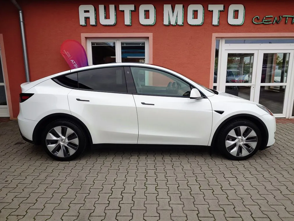 Tesla Model Y 2023 photo 5