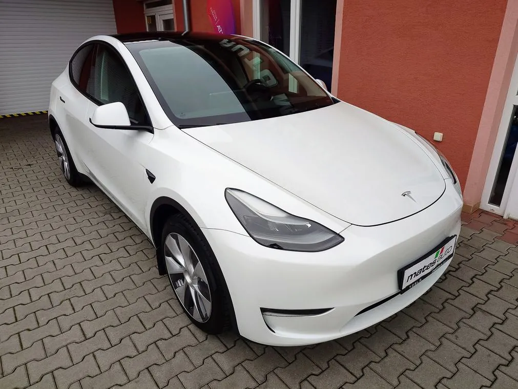 Tesla Model Y 2023 photo 4