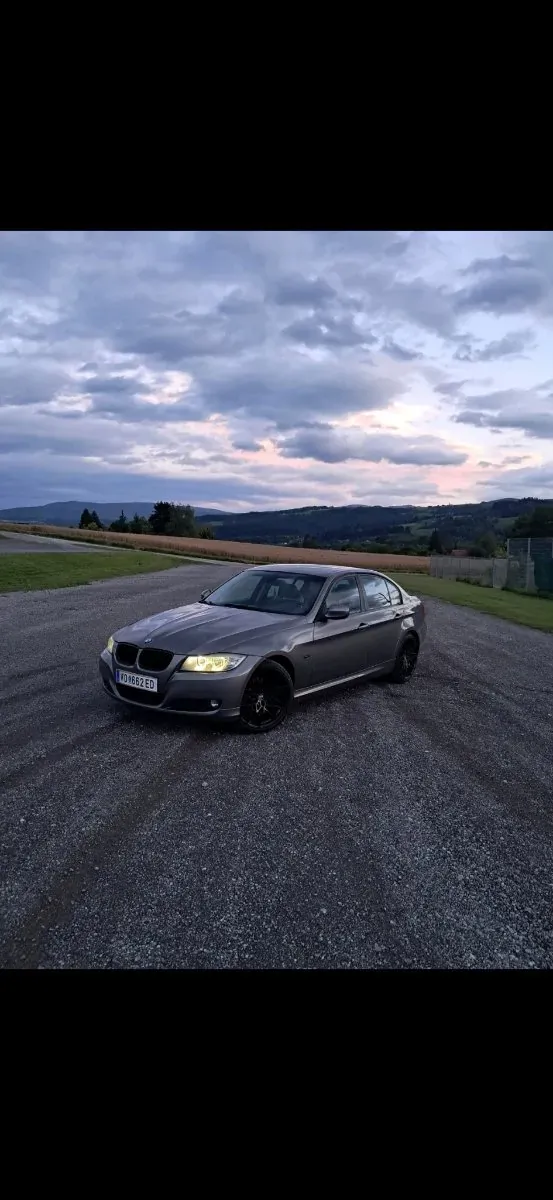 BMW 3 Series 2009 photo 3