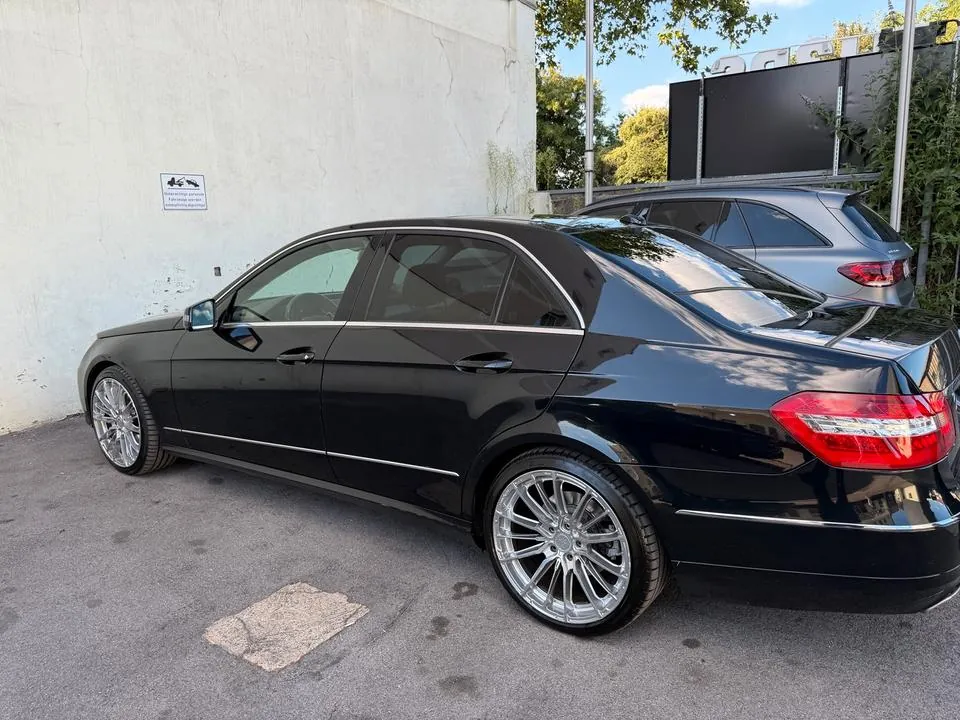 Mercedes-Benz E300