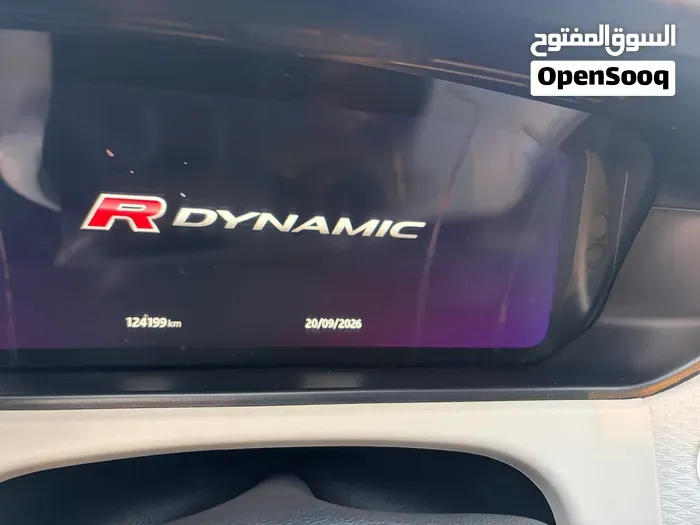 Land Rover Range Rover Velar 2019 photo 4