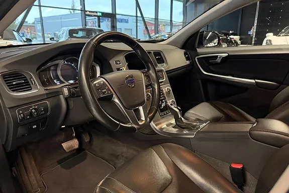 Volvo V60 Cross Country 2018 photo 5