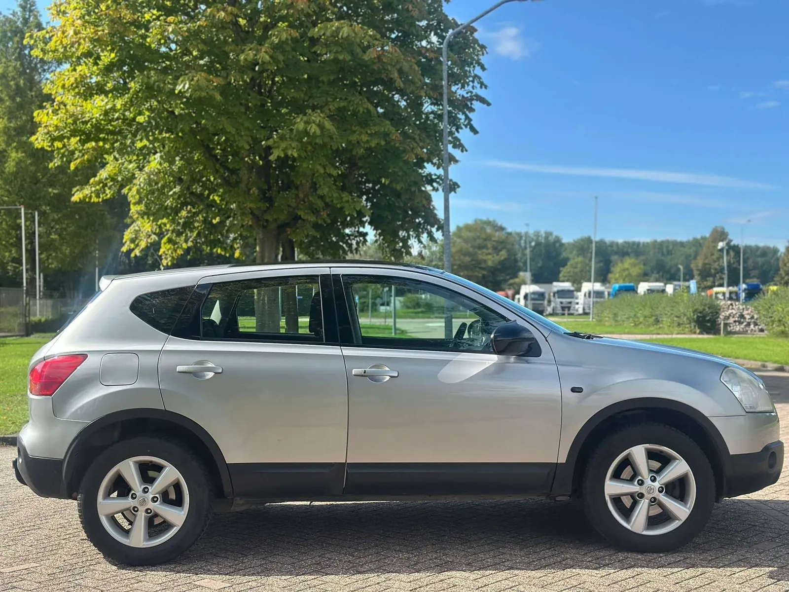 Nissan Qashqai 2008 photo 4
