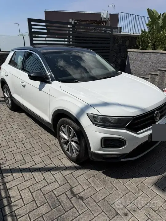 Volkswagen T-Roc 2019 photo 2