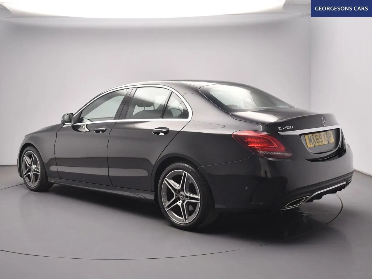 Mercedes-Benz C-Class 2019 photo 2