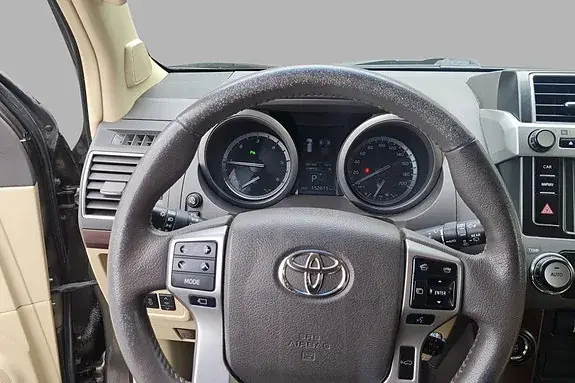 Toyota Land Cruiser 2017 photo 5