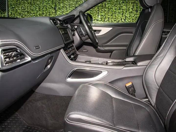 Jaguar F-Pace 2020 photo 3