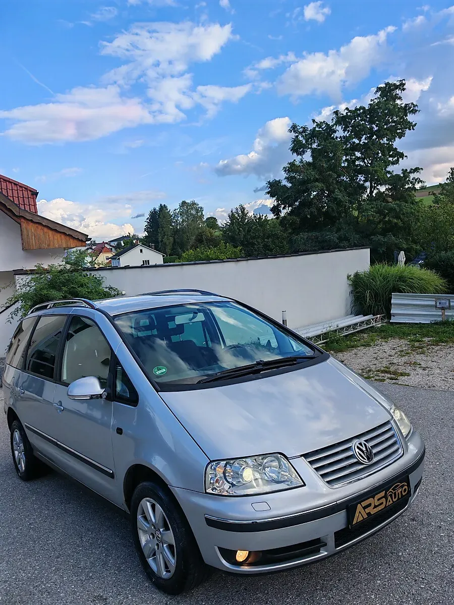 Volkswagen Sharan 2009 photo 3